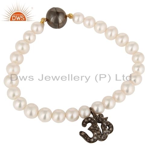 Pearl Beaded Natural Diamond Charm Bracelet Weight: 13.614 Grams (G)