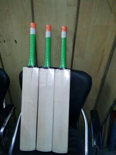 Cricket Bat - Willow Wood, 36 Inches, 2.5 lbs | Durable, Lightweight, Rubber Grip Handle, Powerful Hits