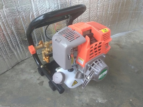 ROLYSPRAY Portable Sprayer - 25L Tank Capacity, 39x35x64.5 mm Dimensions, Gray and Orange | Four Stroke 139F Petrol Engine, Hassle-Free Operation, Long Service Life, 8L/Min Output