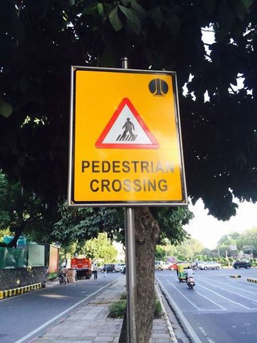 Cautionary/ warning road sign