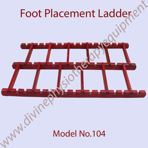 Foot placement ladder