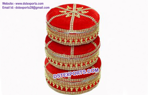 सजा हुआ स्टील का डिब्बा