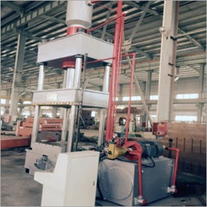 गुओ झोंग इंटरनेशनल लिमिटेड द्वारा सीएनसी हाइड्रोलिक चार कॉलम प्रेस मशीन
