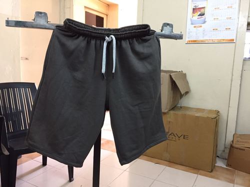 Men capri