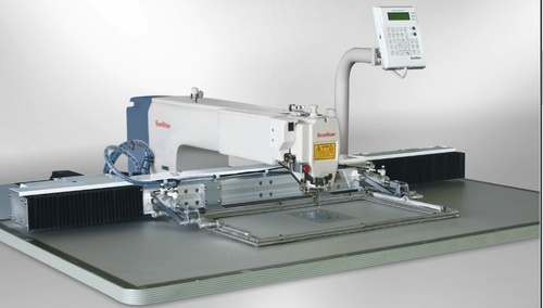 Electronically controlled, pattern sewing machine