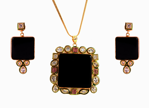 Black Pendant Set