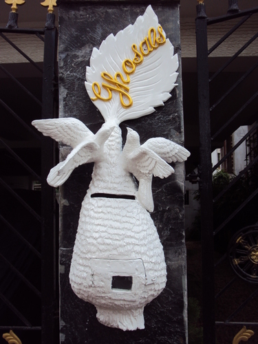 Glass Fibre Letter Box - Customized Realist Design, Wall-Mural Support Base, Paintable with Oil and Spray Paint