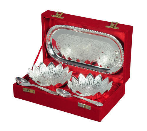 Designer 2 Bowl & Spoon With Tray in Wooden Box gift set