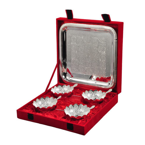 4 Bowl Spoon & Square Tray With Wooden Box Gift Set