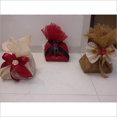 White And Red Occassion Hampers