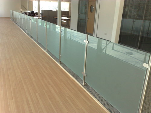 SS Hand Railing with Glass