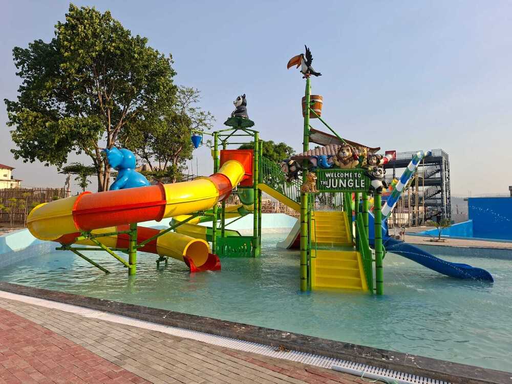 Water Fun Play System - Passenger Capacity: 2-4
