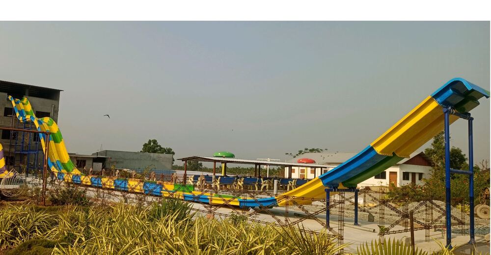 Thriller Water Park Slides - Passenger Capacity: 2-4