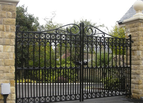 Cast iron gates