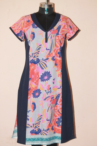 Flower Print Kurti - Cotton Silk, Length: 1016-1219.2 mm, Shoulder: 381 mm, Sizes: S-XL | Features: Anti-Wrinkle, Cool Pass, Washable, Long Sleeve, Modern Ethnic Style