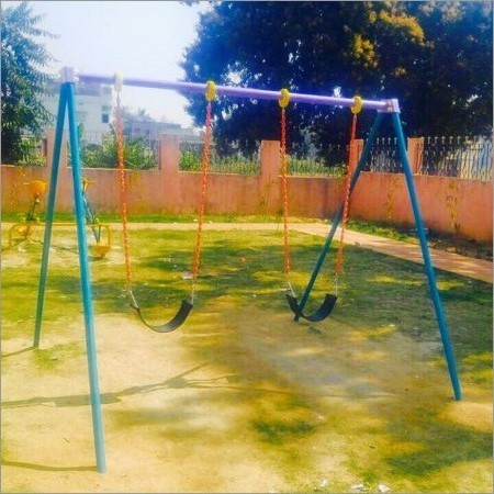 Double Swing With Belt Assembly Capacity: One Child