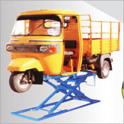 Three Wheeler Lift