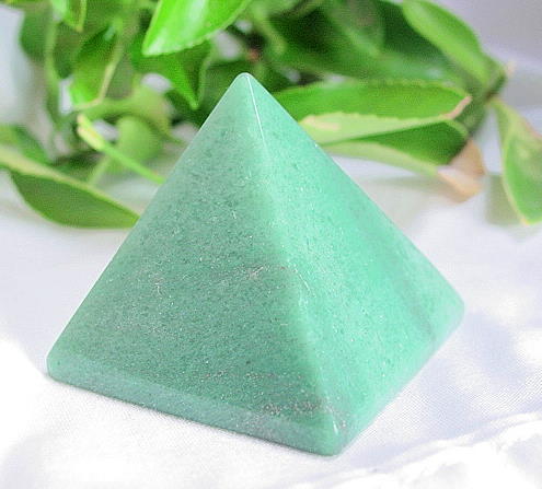 Green Aventurine Gemstone Pyramid - 2-4cm, Polished Green Aventurine | Natural Gemstone, Decorative, Energy Healing