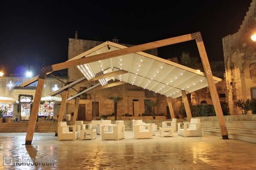 Wooden Rectractable Roof