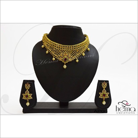 Ladies Fancy Necklace Set