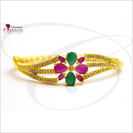 Ladies Finger Ring