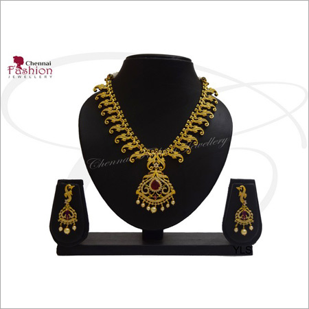 Ladies Fancy Necklace Set