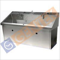 Scrub Station - Stainless Steel, 30x30 Inches , Ergonomic Design And Easy-to-clean Surface