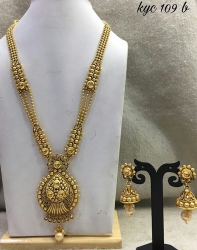 Monde Fashion - Gold Necklace Set, 25 Inch with Antique Finish | Unique Traditional Design, Kundan and Beads Embellishment, Perfect for Weddings and Festive Occasions