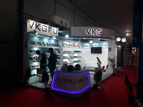 Trade Show 03 - Plastic Metal 10x10x8 ft | Modular Design, Easy Setup, LED Lighting, Adjustable Shelving