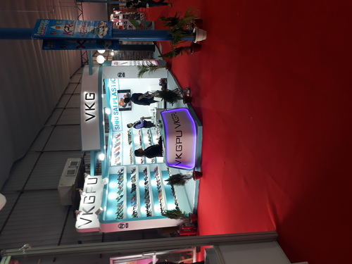 Trade Show 05