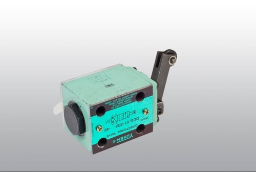 DCG-01-2B2-40 HAND LEVER VALVE