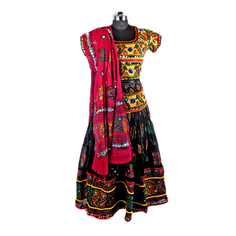 Ladies Chaniya Choli Piping Border