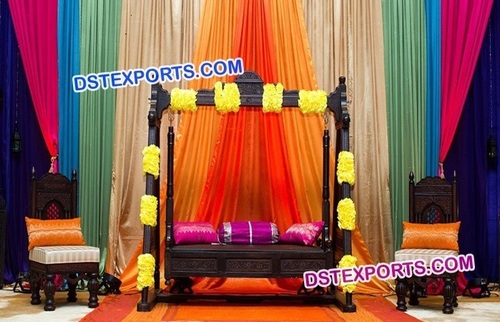 Wooden Carved Swing Set For Stylish Wedding