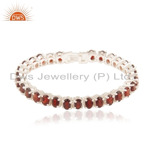 Starling Silver Garnet Stone Bracelet Size: 7 Inch