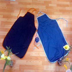 Aromablendz Disposable Plastic Aprons