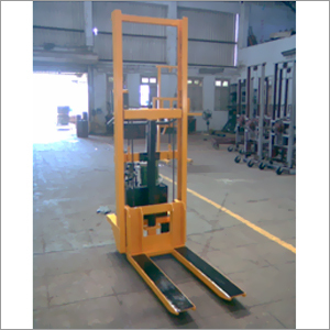 Manual Hydraulic Stacker