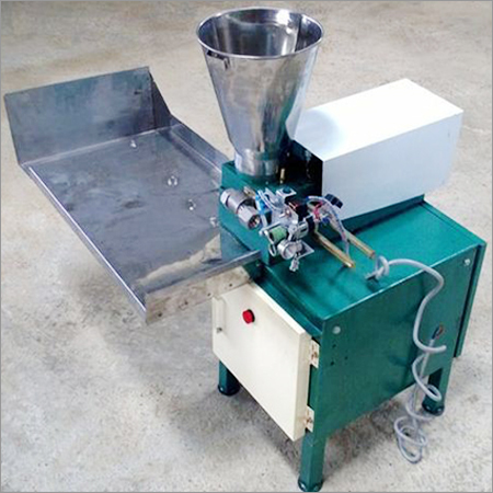 Semi Automatic Agarbatti Making Machine Capacity: 100 Kilogram(Kg)
