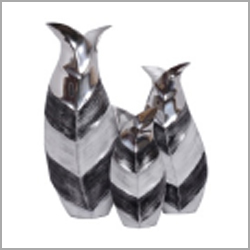Tri- Tone Leaf Bottle Vase Height: 10 Inch (In)