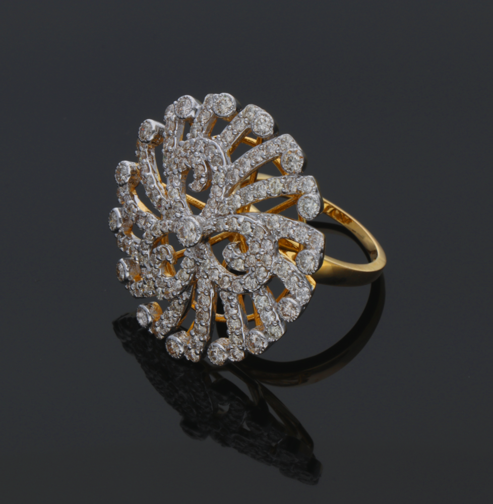 Diamond Cocktail Ring Diamond Carat Weight: 2.56 Carat