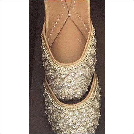 Golden Jutti