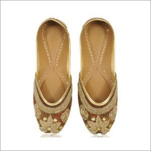 Brown Flower Pattern Mojari