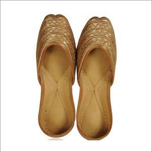 Golden Embroidered Female Juttis