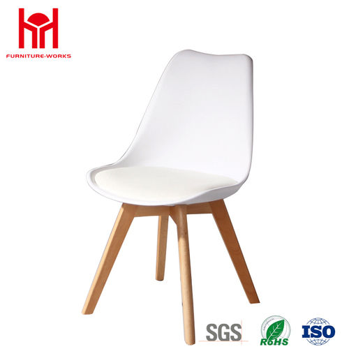 Modern Leisure Chair Pu Leather Wooden Leg Chair