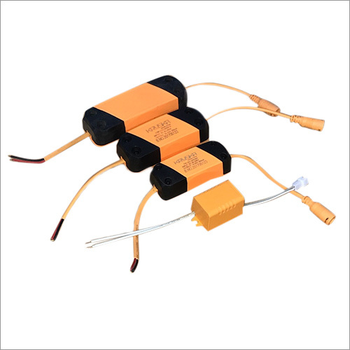 6W LED Driver - Aluminium, Rectangular Shape | Cream and Black, Fixed Output Voltage for Automotive Lighting Systems