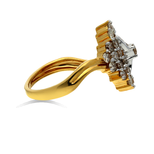 Diamond Ladies Ring Diamond Carat Weight: 1.46 Carat