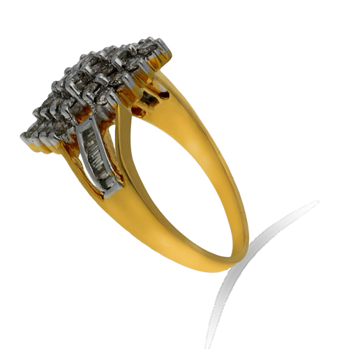 Diamond Ladies Ring Diamond Carat Weight: 1.29 Carat