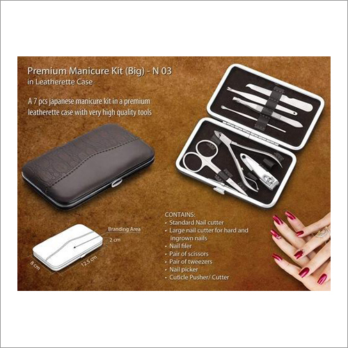 Manicure Kit in Leatherette Case