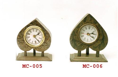 Clocks - Brass, 4x5x2 Inches, Gold | Quartz Movement, Heart-shaped, Elegant Design, Durable, Compact