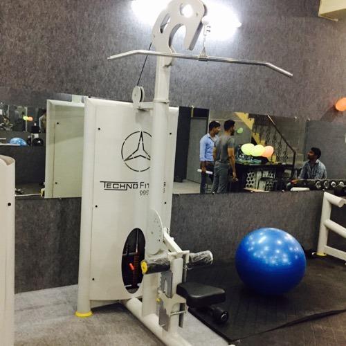 Lat pull down Lat pull down