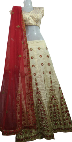 Women Red White lehenga